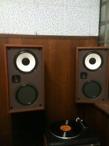 realistic nova 10 speakers