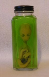 Alien Baby in Jar Wildroot Bottle Prop UFO Area 51 Alien Fetus Roswell 149